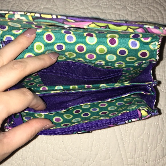Vera Bradley wristlet - Picture 2 of 3
